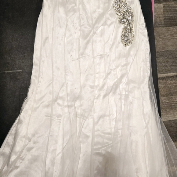 White Indian Lengha - Picture 3 of 5